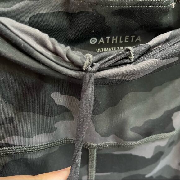 Athleta Black CAMO CONTENDER 7/8 TIGHT IN POWERLIFT - Picture 5 of 9